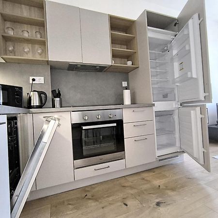 Isabel'S Suites Прага Екстериор снимка