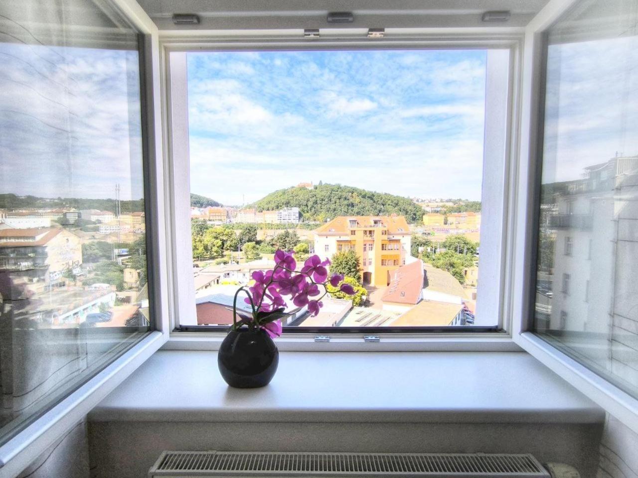 Isabel'S Suites Прага Екстериор снимка